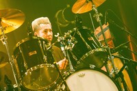 ビートさとし（Dr）（撮影：森好弘）