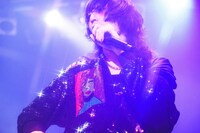 志磨遼平（Vo）（撮影：森好弘）