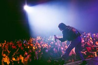 ドレスコーズ「the dresscodes TOUR2022『戀愛遊行』」神奈川・CLUB CITTA'公演の様子。（撮影：森好弘）