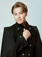 RIKU扮するマグナス・ヴォルカー。