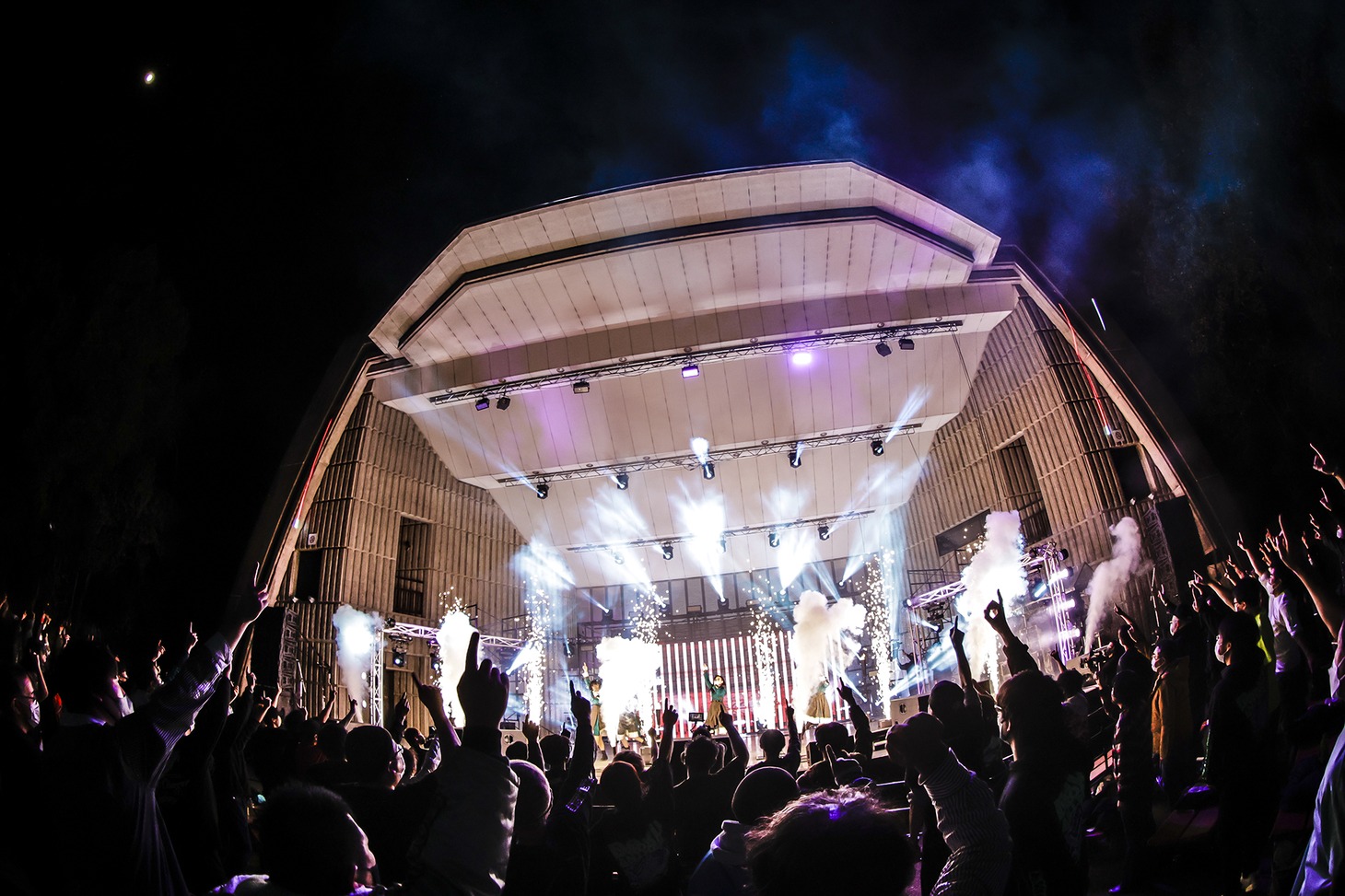 「Devil ANTHEM. 8th Anniversary ONE MAN LIVE 『でび野音祭2022』」の様子。（撮影：笹森健一）