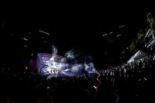 「Devil ANTHEM. 8th Anniversary ONE MAN LIVE 『でび野音祭2022』」の様子。（撮影：笹森健一）