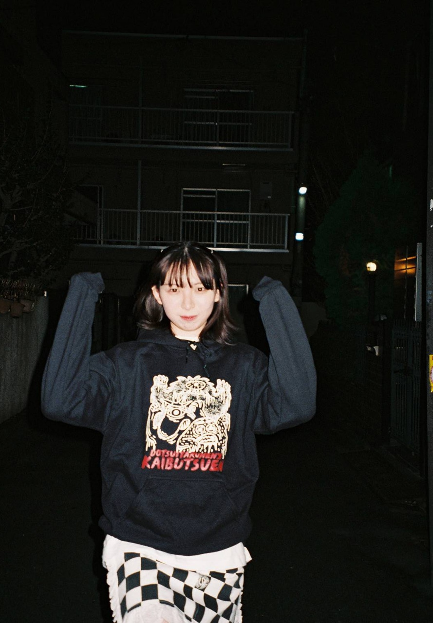 グッズを着用した寿々木ここね（SAKA-SAMA）。