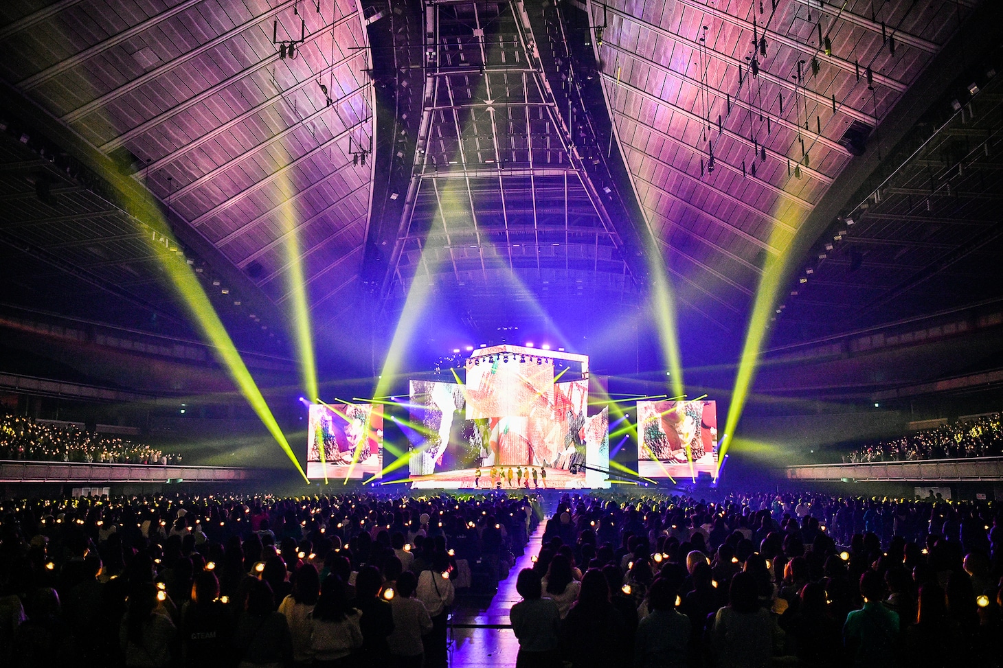 「&TEAM DEBUT SHOWCASE [First Howling : ME]」の様子。