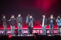 「&TEAM DEBUT SHOWCASE [First Howling : ME]」の様子。