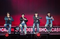 「&TEAM DEBUT SHOWCASE [First Howling : ME]」の様子。