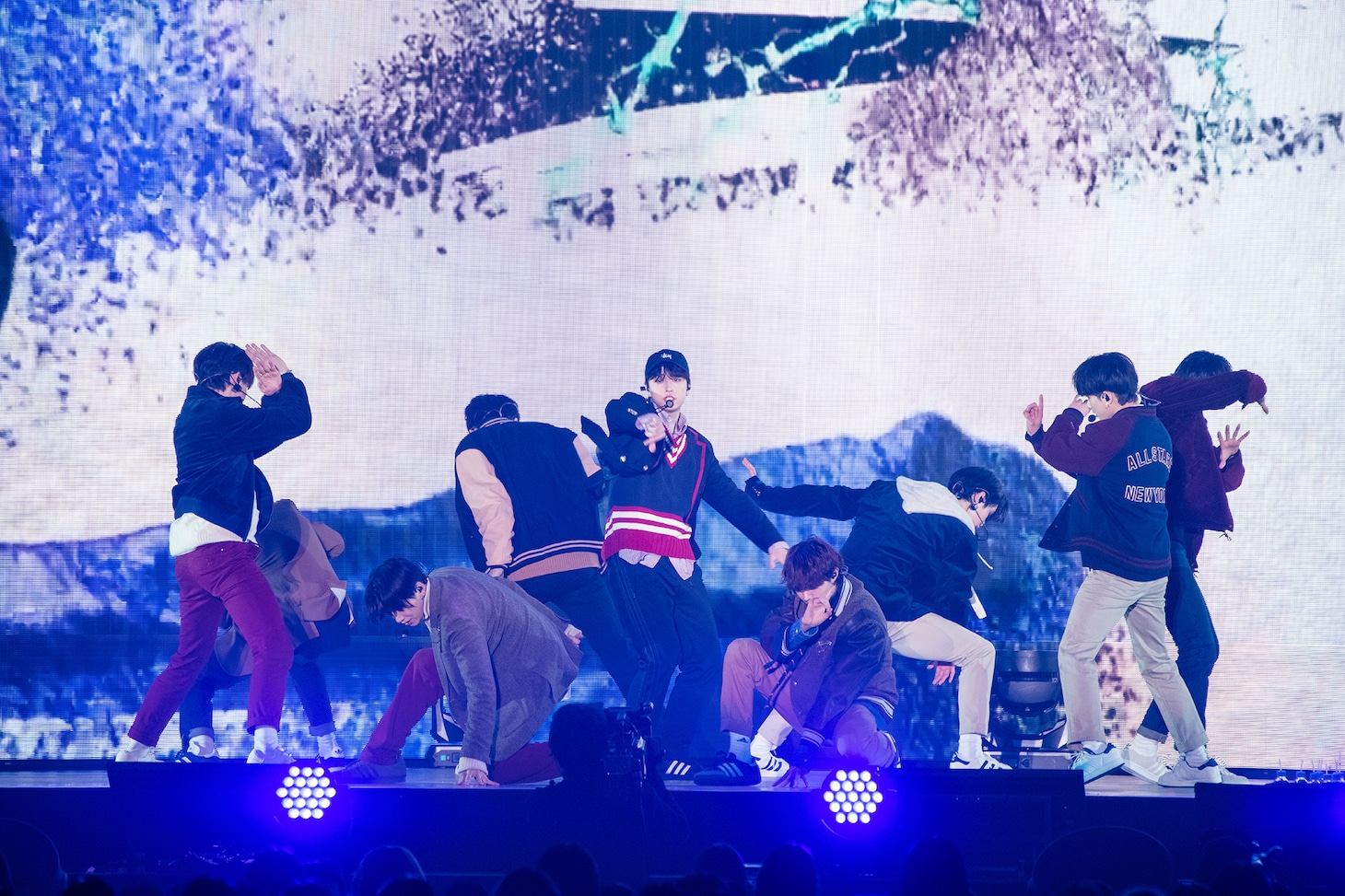 「&TEAM DEBUT SHOWCASE [First Howling : ME]」の様子。