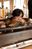 人気画像2位は「BE:FIRSTの1泊2日グランピングに密着、バーベキューやパジャマパーティで盛り上がる」より、「BE:FIRST's HOLIDAY」場面写真。