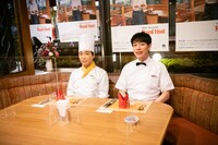 フーディーゲストの堂島孝平と川島明（麒麟）。