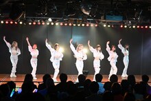 「AKB48劇場17周年特別記念公演」の様子。(c)AKB48