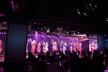 「AKB48劇場17周年特別記念公演」の様子。(c)AKB48