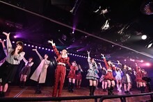 「AKB48劇場17周年特別記念公演」の様子。(c)AKB48