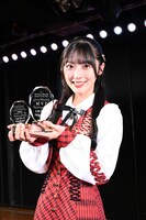 「AKB48劇場17周年特別記念公演」内コーナー「AKB48 Award Member of the Year」で「最優秀ベストルーキー賞」「最優秀MVP」に選ばれた佐藤綺星。(c)AKB48