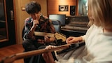 左からThe TOYS、Ichika Nito。