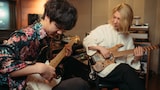 左からThe TOYS、Ichika Nito。