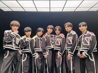 THE SUPER FRUIT「馬鹿ばっか」MV撮影時のオフショット。