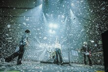 [Alexandros]「But wait. Arena? 2022 supported by Panasonic」2022年12月7日 国立代々木競技場第一体育館公演の様子。（撮影：河本悠貴）