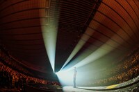 [Alexandros]「But wait. Arena? 2022 supported by Panasonic」2022年12月7日 国立代々木競技場第一体育館公演の様子。（撮影：河本悠貴）