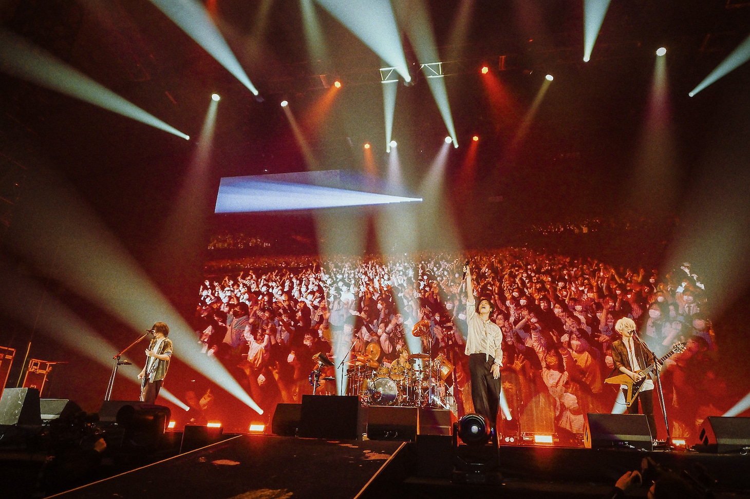 [Alexandros]「But wait. Arena? 2022 supported by Panasonic」2022年12月7日 国立代々木競技場第一体育館公演の様子。（撮影：河本悠貴）