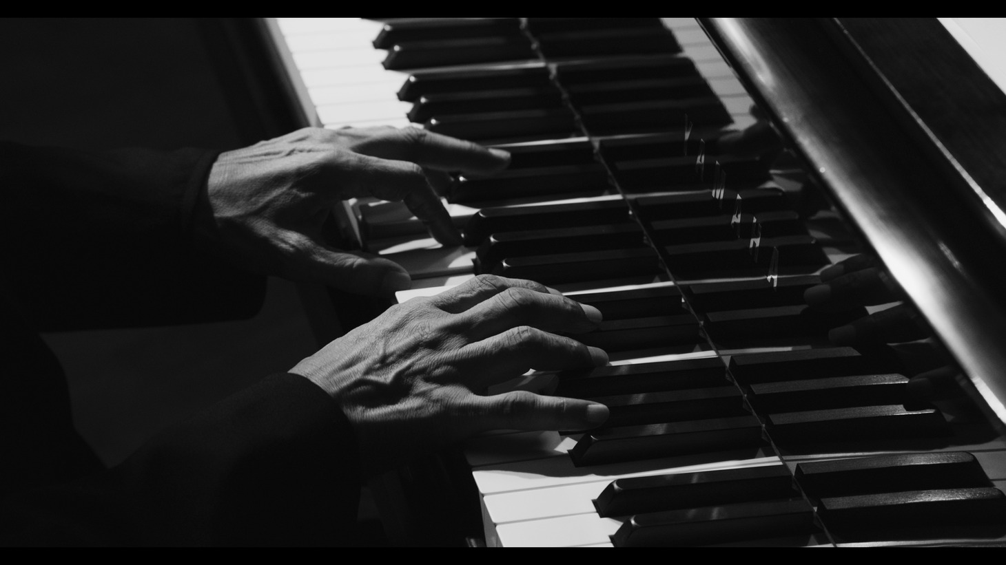 坂本龍一（『Ryuichi Sakamoto: Playing the Piano 2022』
(c)2022 KAB Inc.）