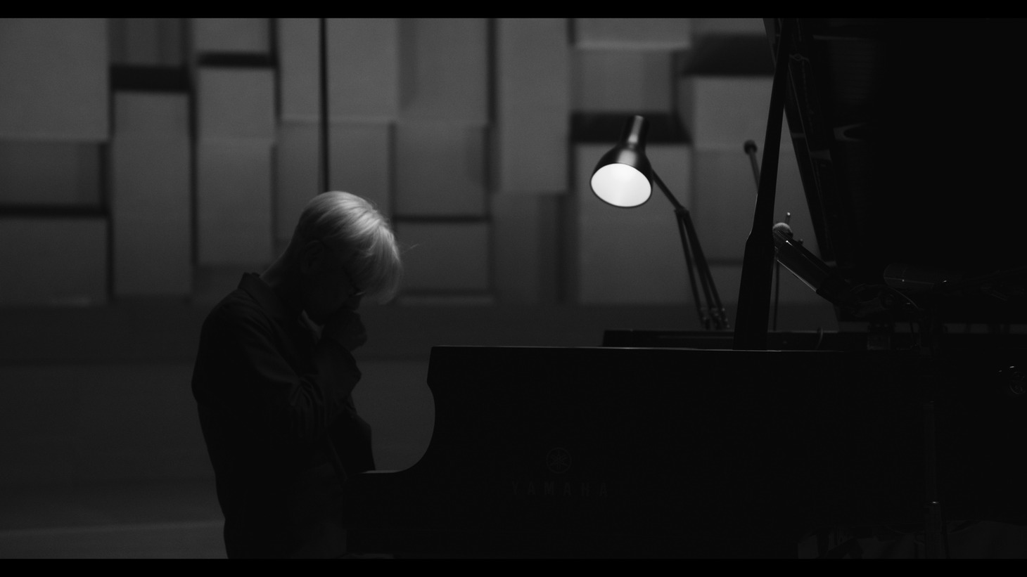 坂本龍一（『Ryuichi Sakamoto: Playing the Piano 2022』
(c)2022 KAB Inc.）
