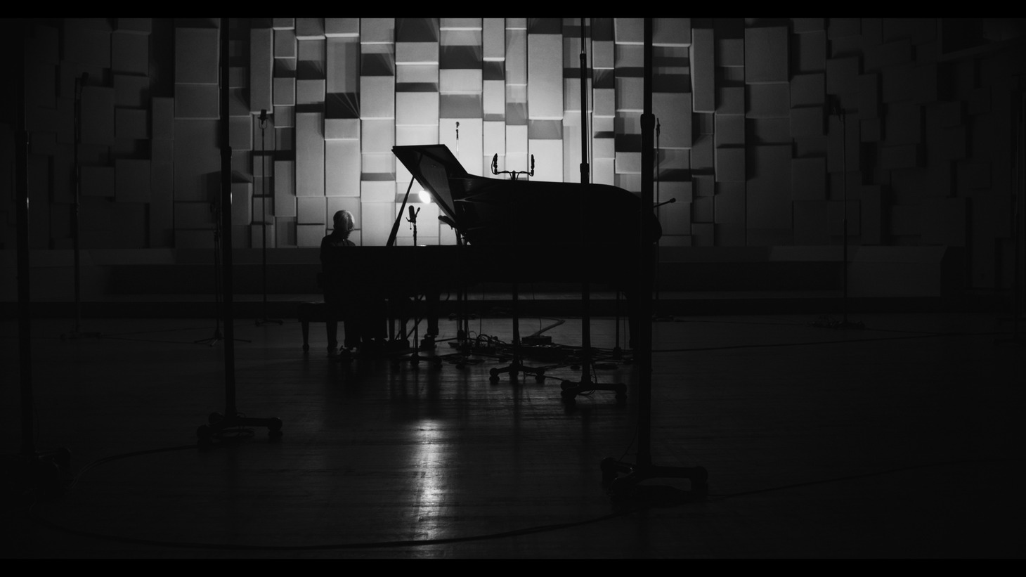 坂本龍一（『Ryuichi Sakamoto: Playing the Piano 2022』
(c)2022 KAB Inc.）