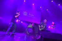 NOBUYA（ROTTENGRAFFTY）とChirolyn。（撮影：株式会社 LINKSOLU 大武ひろあき）