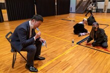 ガリガリ君を30分間で10個たいらげたWACK若月氏。