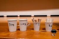 紙コップ、ガリガリ君の棒、ダーツ。