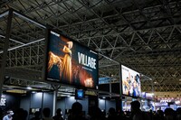 PS VR2での「バイオハザード ヴィレッジ」の試遊コーナー。隣には2023年発売予定の「ストリートファイター6」を試遊できるコーナーも。