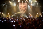 「BUMP OF CHICKEN TOUR 2022 Silver Jubilee」12月12日公演の様子。(Photo by Taku Tatewaki)
