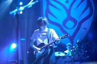 藤原基央（Vo, G）（Photo by Taku Tatewaki）