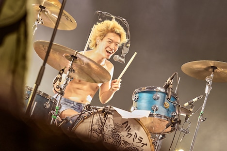 小松謙太（Dr, Cho / ハルカミライ）（撮影：白石達也）