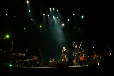 ハンバート ハンバート「私たちはしぶとく歌う」ファイナル公演の様子。（撮影：後藤渉）