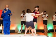 相撲の様子。
