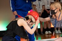 叩いて被ってジャンケンポンの様子。