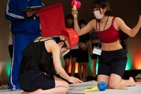 叩いて被ってジャンケンポンの様子。