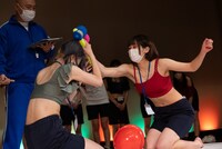 叩いて被ってジャンケンポンの様子。