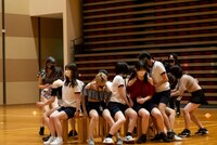 椅子取りゲームの様子。