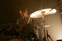 野元喬文（Dr）（Photo by Toyohiro Matsushima）