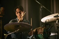 野元喬文（Dr）（Photo by Toyohiro Matsushima）