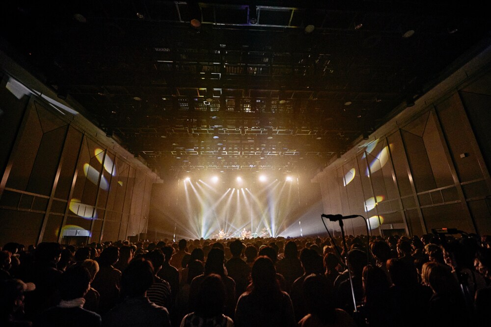 yonawoが全国12カ所でのツアー完走、鈴木真海子とSkaaiも駆けつけた