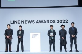 「恋だろ」流行のwacci、LINEアワードのトロフィー手に「松下洸平さんに報告したい」
