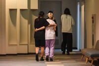 アイカ・ザ・スパイ、ミユキエンジェルの背中。