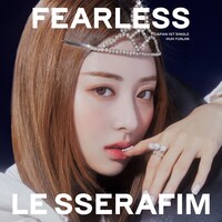 LE SSERAFIM「FEARLESS」初回限定メンバーソロジャケット盤（HUH YUNJIN）