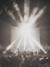 羊文学「まほうがつかえる2022」東京公演の様子。（Photo by Hayato Watanabe）