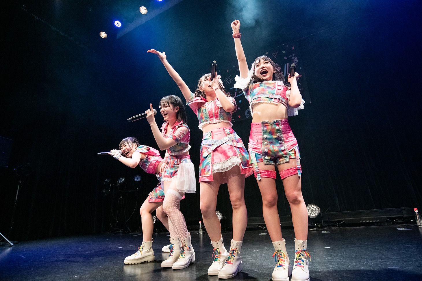 虹のコンキスタドール予科生