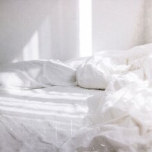 神はサイコロを振らない × asmi「朝靄に溶ける」配信ジャケット