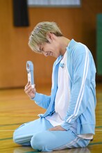 握力測定に挑んだアロハ。