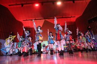 「虹のコンキスタドール ONE-MAN LIVE『愛の三角関数おしえてよ♡ in 日比谷野外音楽堂』」の様子。